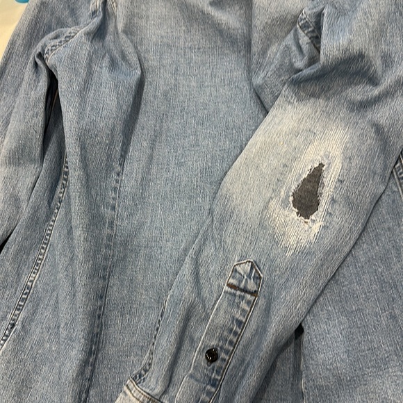 Mens distressed jean material shirt - Picture 4 of 4